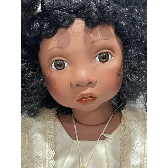 Gay Boassy 1999 Halle #1201 Porcelain African American Tender Toddlers 22